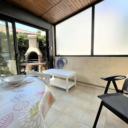 Petit Pavillon Climatise Avec Parking Prive Grazel Gn490-055 فيلة