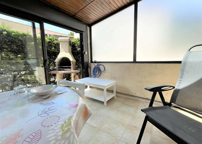 Petit Pavillon Climatise Avec Parking Prive Grazel Gn490-055 Villa